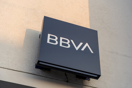 BBVA Bancomer bank sign, Guadalajara, Jalisco, Mexico, June 13, 2026., Bilbao Vizcaya Argentaria bank.