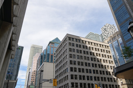 corner view of the Lumsden Building, designed by John Alexander MacKenzie, completed in 1909, at 2&ndash;6 Adelaide Street East / 113 Yonge Street, Toronto