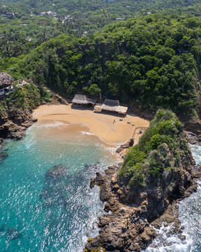 La Playa del Amor en Zipolite es un popular sitio tur&iacute;stico