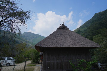 Obraz premium 宮崎県西米良村 おがわ作小屋村