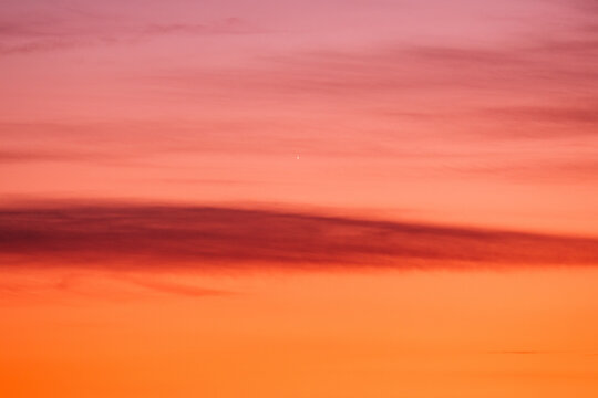 Glowing Sunset Over Ocean &ndash; Soft Pink Orange Sky Seascape Minimalist Nature