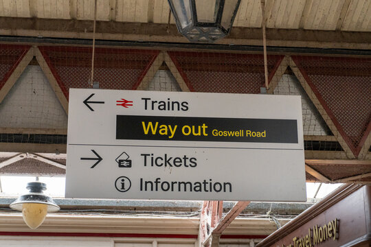 Direction sign for trains and station facilities at Windsor Royal Station, England