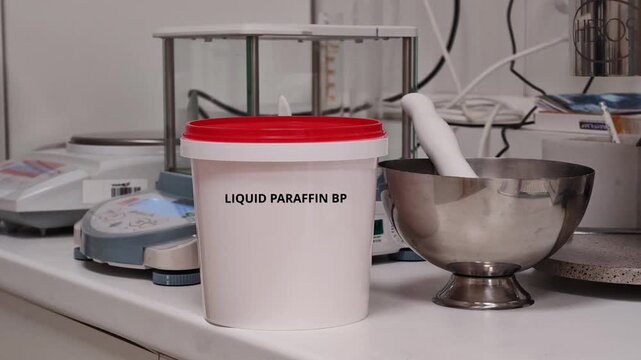 LIQUID PARAFFIN BP pharmaceutical excipient for dermatology preparations and compounding