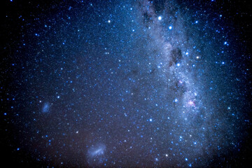Stunning view of the Milky Way galaxy and bright stars in the night sky of New Zealand © Takuya
