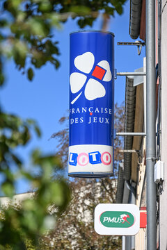 Fran&ccedil;aise des jeux Loto PMU