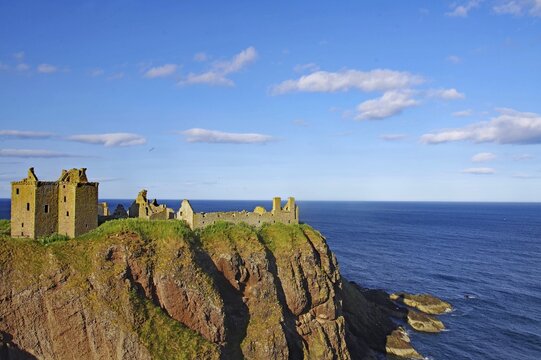 Dunnottar Castle ruins on a cliff, Stonehaven, Scotland, Great Britain