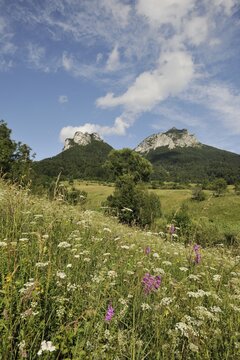 Poludnov&eacute; Skaly Mountain on the left and Velk&yacute; Roszutek Mountain on the right, 1609m, Stefanov&aacute;, Mala Fatra National Park, Slovakia, Europe