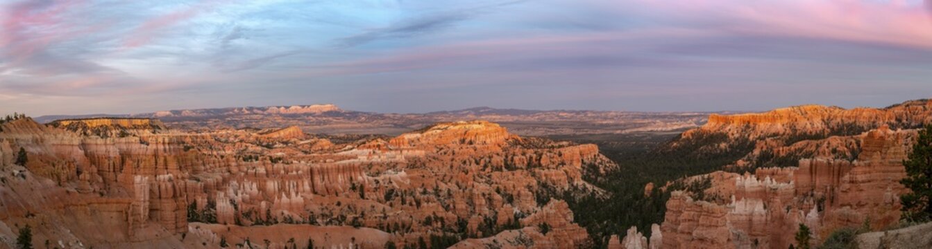 Rock formation at sunset, bizarre rock landscape with hoodoos, reddish sandstone formations, Bryce Canyon National Park, Utah, USA