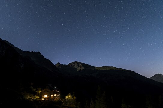Starry sky above Gollingh&uuml;tte at night, Rohrmoos-Untertal, Schladming Tauern, Alps, Styria, Austria