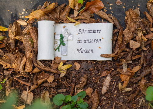 Kleine Dinge am Grab die uns das Trauern erleichtern, Engel, Herz, Spruch Text