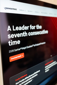 Mexico city, mexico, 06 02 2026, crowdstrike website displaying gartner magic quadrant report