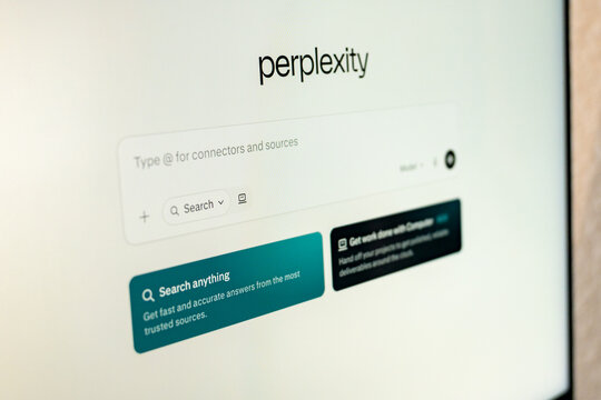 Mexico city, mexico, 06 04 2026, perplexity ai search engine on computer screen displaying modern interface