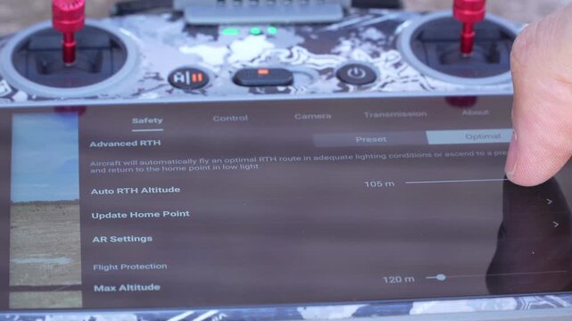Drone controller screen: setting max altitude, max distance and RTH altitude