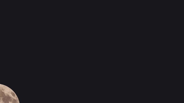 Pleine lune du 26 septembre 2026 film&eacute;e en 4K et en acc&eacute;l&eacute;r&eacute;. Dix minutes d&rsquo;observation condens&eacute;es en une minute, r&eacute;v&eacute;lant le d&eacute;placement de la Lune dans le ciel nocturne.