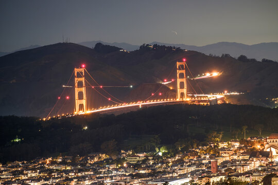 Golden Gate Bridge and Palace of Fine Arts, illuminated at dusk, San Francisco, USA. g2.