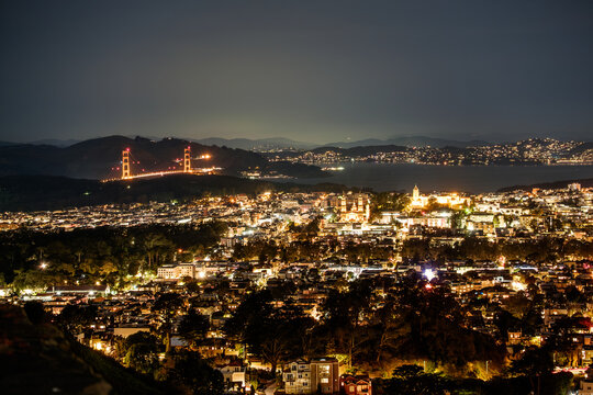 Golden Gate Bridge and Palace of Fine Arts, illuminated at dusk, San Francisco, USA. g2.