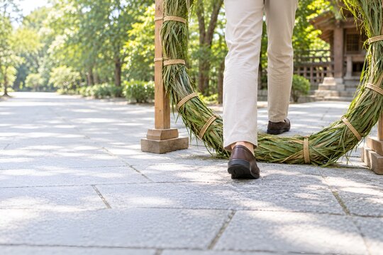 夏越の祓で茅の輪をくぐる足元と案内用の余白