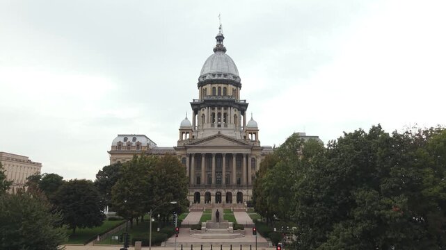 Illinois State Capitol drone shot