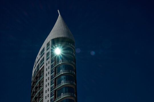 Portugal, Lisbon, Parque das Nacoes, modern building, reflection of sunlight