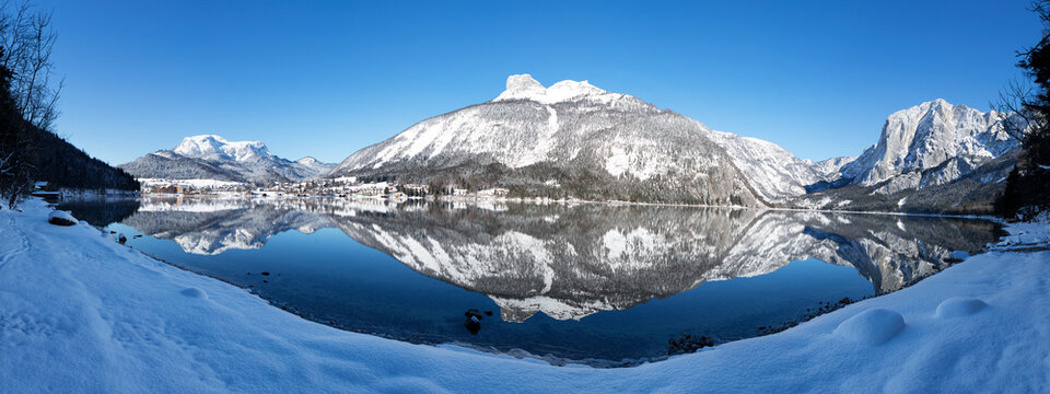 Austria, Styria, Salzkammergut, Altaussee, Altausseer See, Loser, Trisselwand right