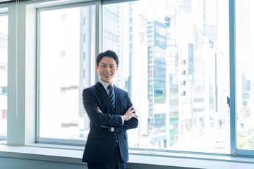 Fototapeta premium オフィスで働くビジネスパーソン