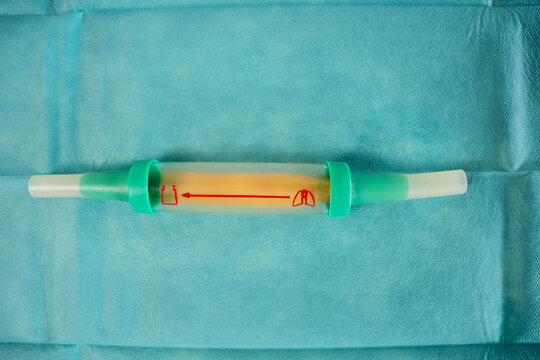 Respiratory rehabilitation device for lung training, improving breathing capacity and pulmonary function