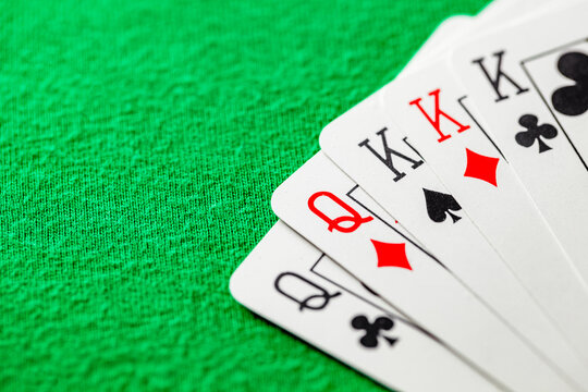 card layout in poker kings and queens
