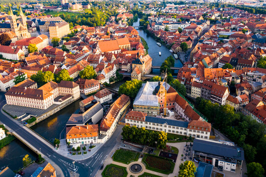 Luftaufnahme, Deutschland, Bayern, Oberfranken, Bamberg, Altes Rathaus an der Regnitz