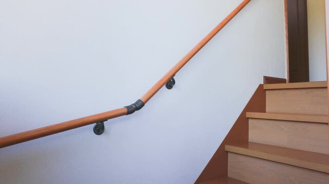 住宅の木製階段と温かみのある室内空間（日本の住まい）
