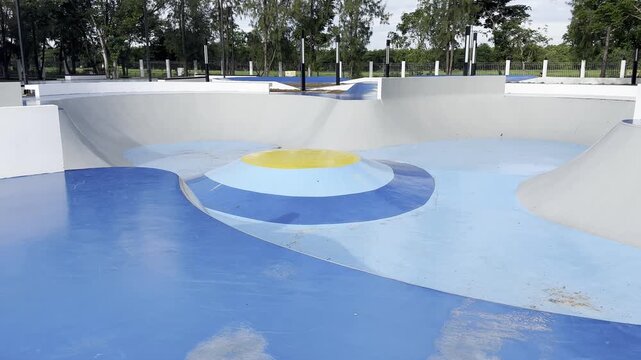 Skatepark , Skateboardpark , Skateboarding , Skatecourse . Skatearena 