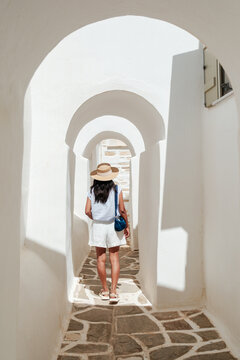 Exploring the charming streets of lefkes, paros in greece