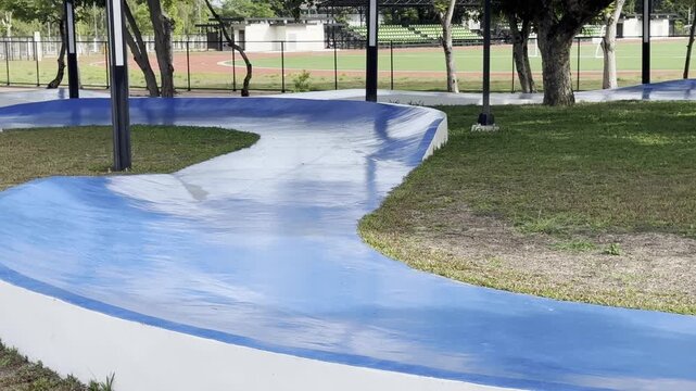Skatepark , Skateboardpark , Skateboarding , Skatecourse . Skatearena 