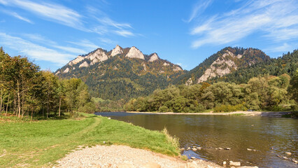 Trzy Korony and the Dunajec River in the Pieniny Mountains, Poland © mkos83