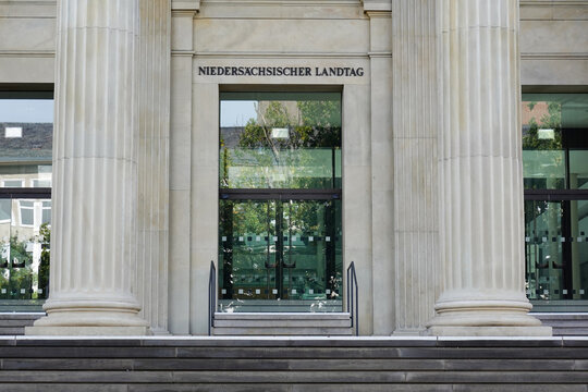 Nieders&auml;chsischer Landtag mit Portikus in Hannover Deutschland im September 2026