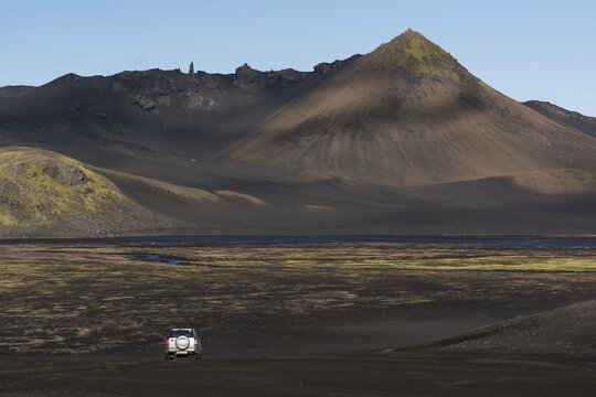 Highland capable vehicle, near Lake Langisj&oacute;r, Skaft&aacute;rhreppur, Icelandic Highlands, Iceland