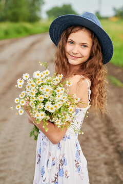 Summer Daisy Portrait
