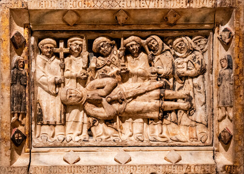 Gravestone of Ramon d'Urtx, marble with traces of original polychromy and gilding with gold leaf, 13th century, from the convent of Sant Dom&egrave;nec de Puigcerd&agrave; (MNAC), Barcelona, ​​Spain