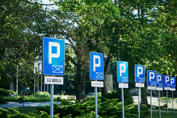parking ,znak drogowy  © Marcin Łazarczyk