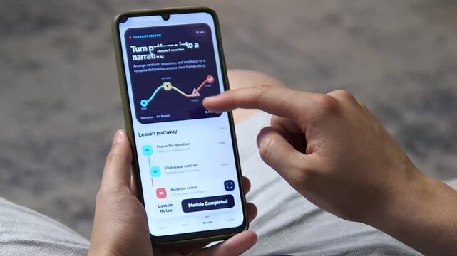 Mobile learner studies data storytelling on a smartphone, turning patterns into clear narratives through an interactive online course focused on modern digital skills.