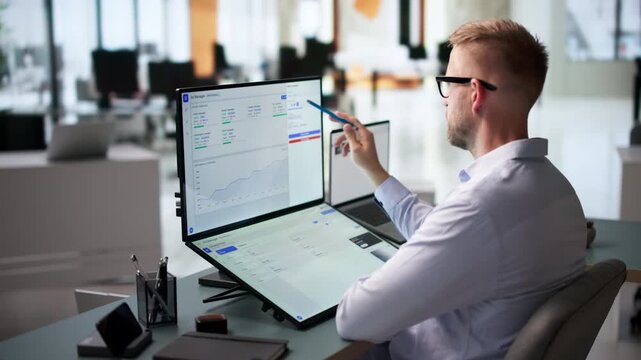 Digital Marketing Manager Analyzes Online Ad Campaign Performance