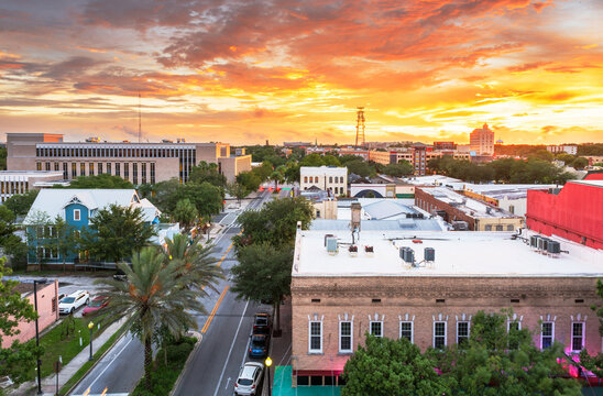 Gainesville, Florida, USA downtown cityscape at dusk 755