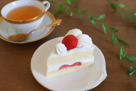 いちごのショートケーキと紅茶