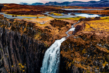 The Waterfall's Doorstep © BEEWHYLD