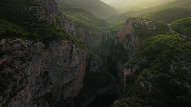 Rocky Canyon Rising Reveal at Fir of Hotove Dangelli National Park