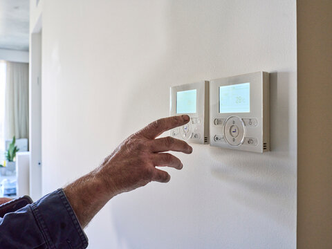 Adjusting the Thermostat During a Service