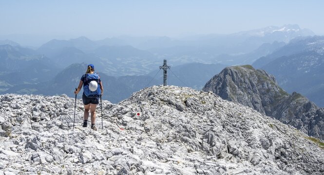 Mountaineer at the summit, hiking over scree field, mountain landscape, Hoher G&ouml;ll, mountains and landscape, Berchtesgaden Alps, Salzburger Land, Austria