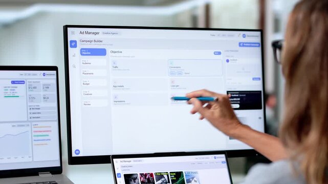 Experienced Marketing Manager Analyzes Online Ad Campaign Data