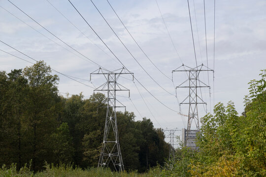High‑voltage power lines. Damage to a high‑voltage line.