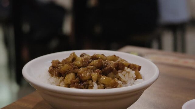 Taiwanese lu rou fan with braised pork over white rice
