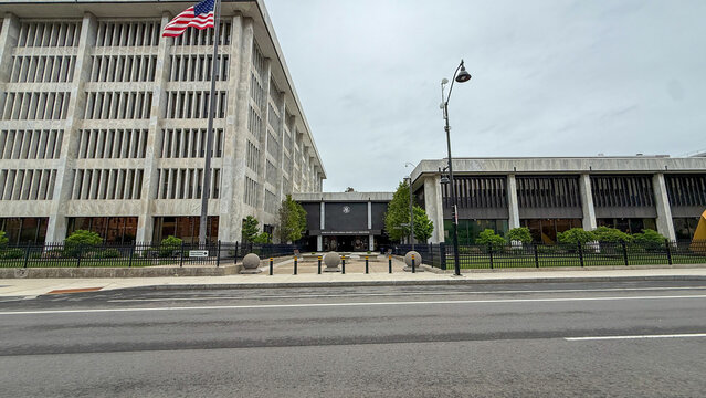 Exterior of the Kenneth B. Keating Federal Building and courthouse in downtown Rochester, New York, serving federal judicial and government functions in the Western District of New York.